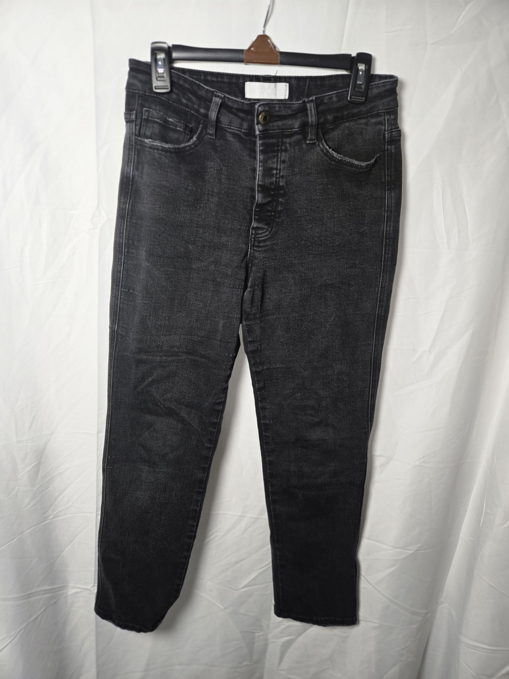 Women's Straight Leg Jeans in Black - Classic Everyday Style